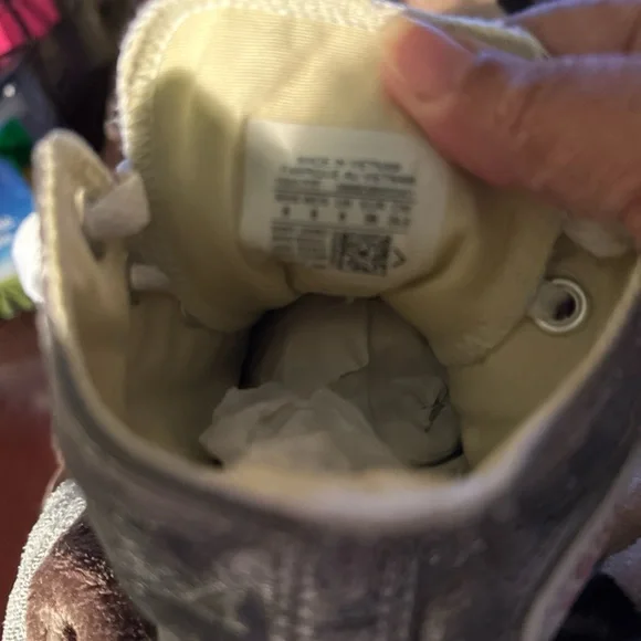 Converse Metallic Silver High-Tops - Picture 4 of 7